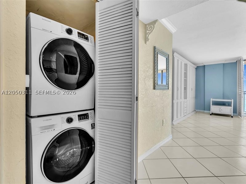 MANATEE CONDO - Residential