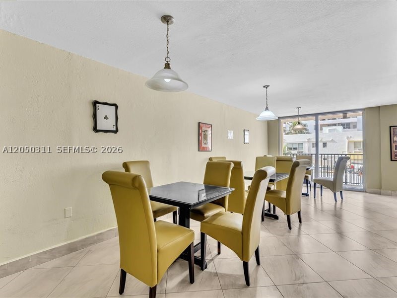 MANATEE CONDO - Residential