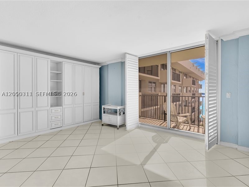 MANATEE CONDO - Residential