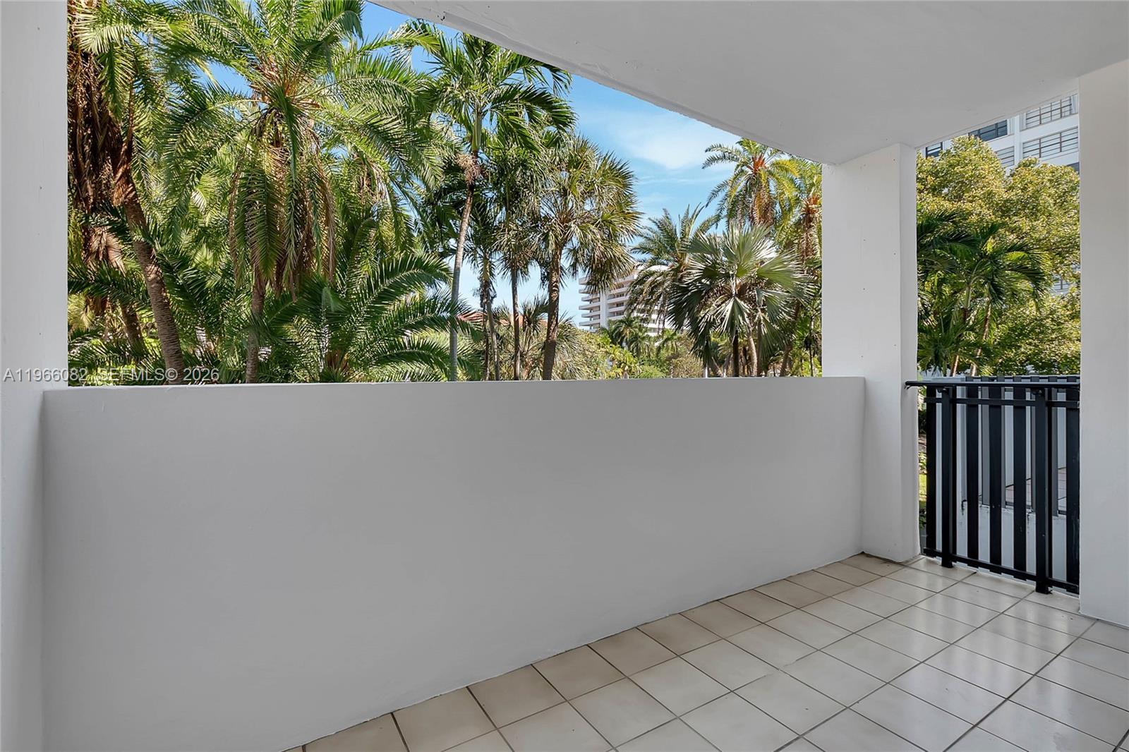 KEY BISCAYNE ONE HUNDRED - Residential