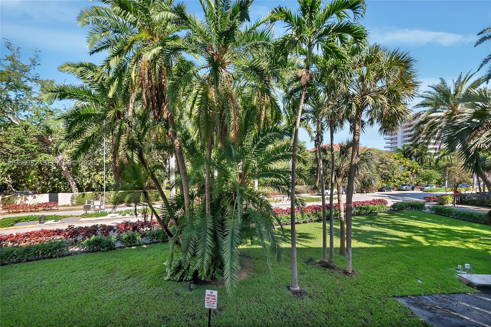 KEY BISCAYNE ONE HUNDRED - Residential