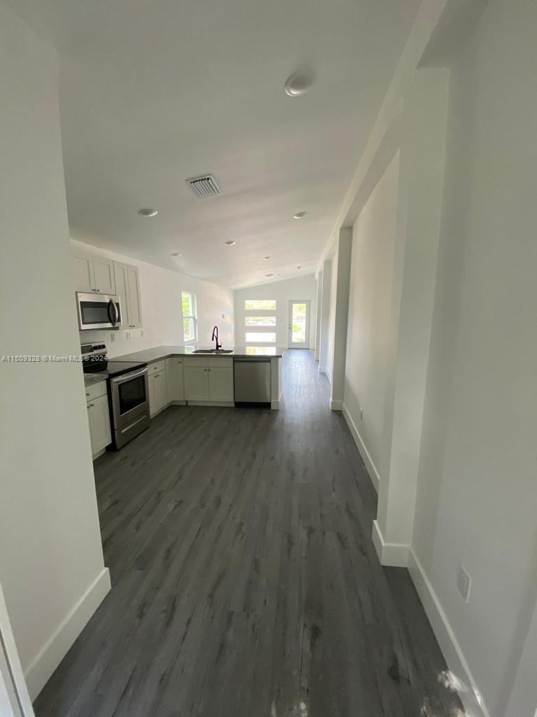 BISCAYNE AVE TRACT - Residential Income