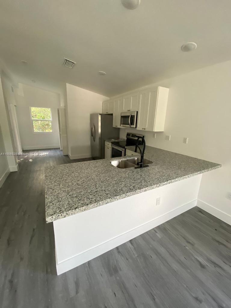 BISCAYNE AVE TRACT - Residential Income