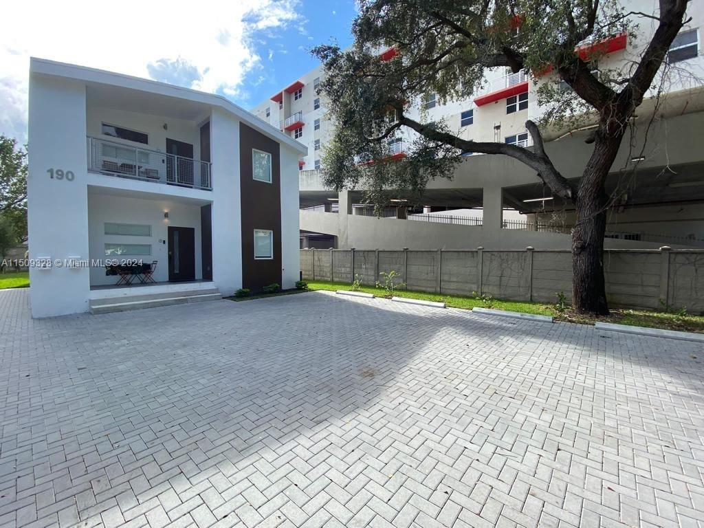 BISCAYNE AVE TRACT - Residential Income