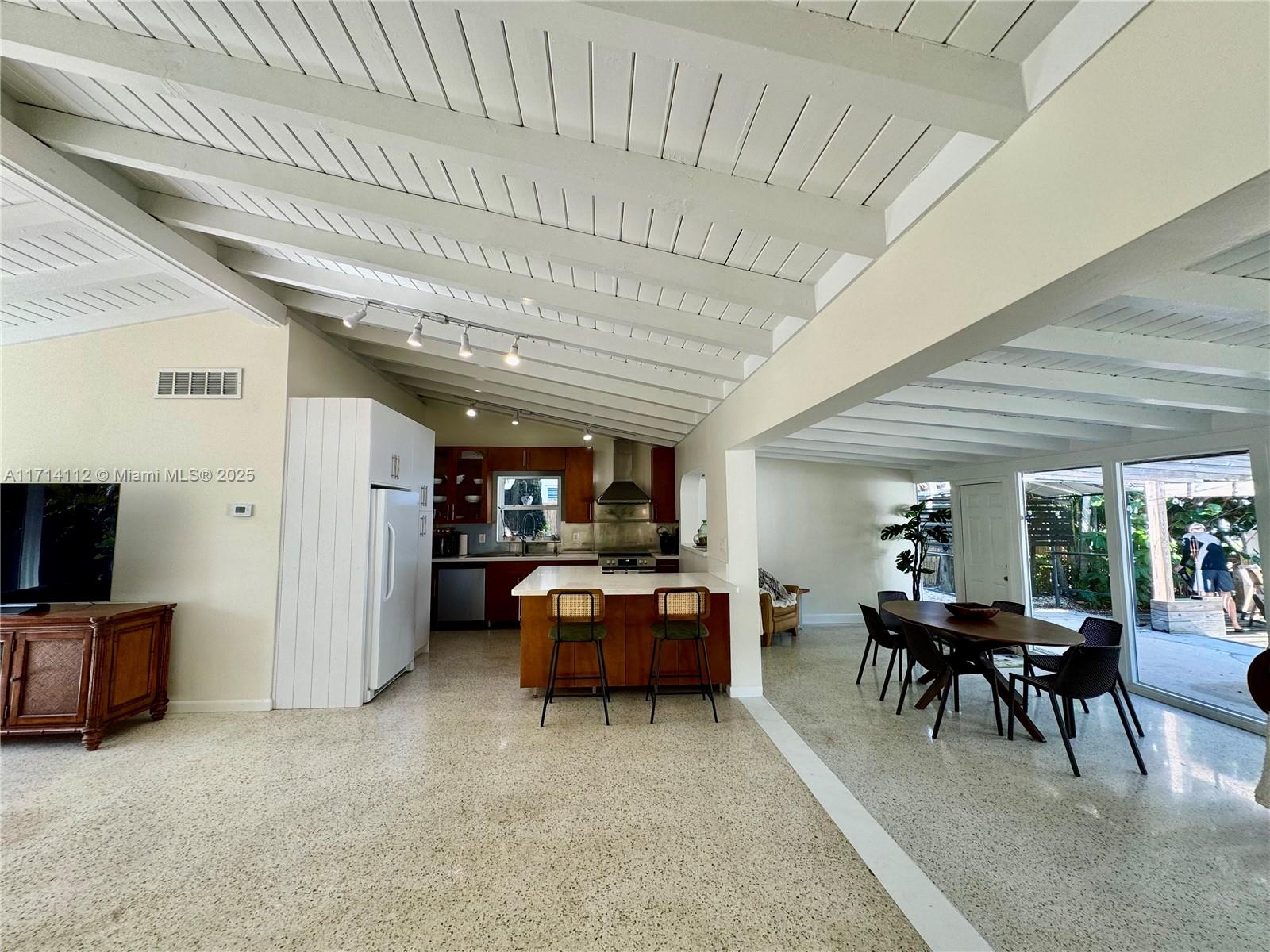 GILL ISLES - Residential