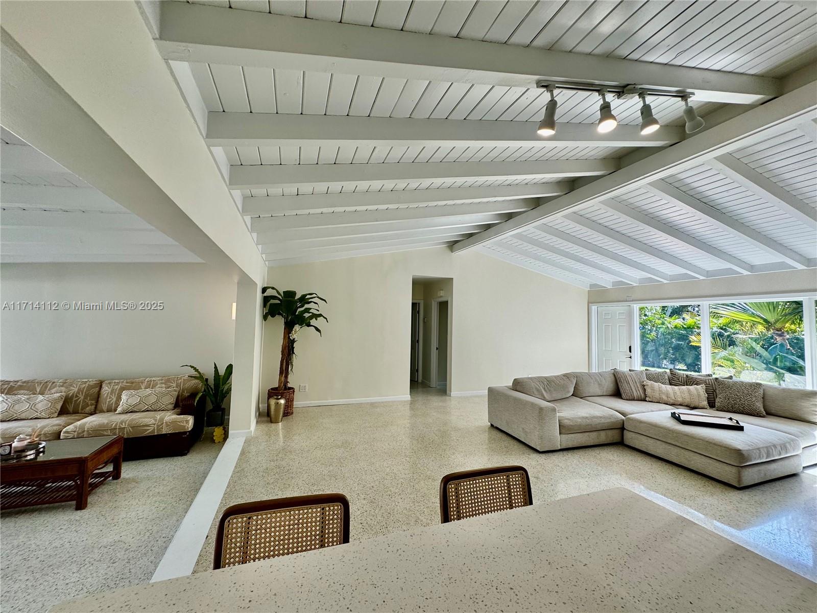 GILL ISLES - Residential