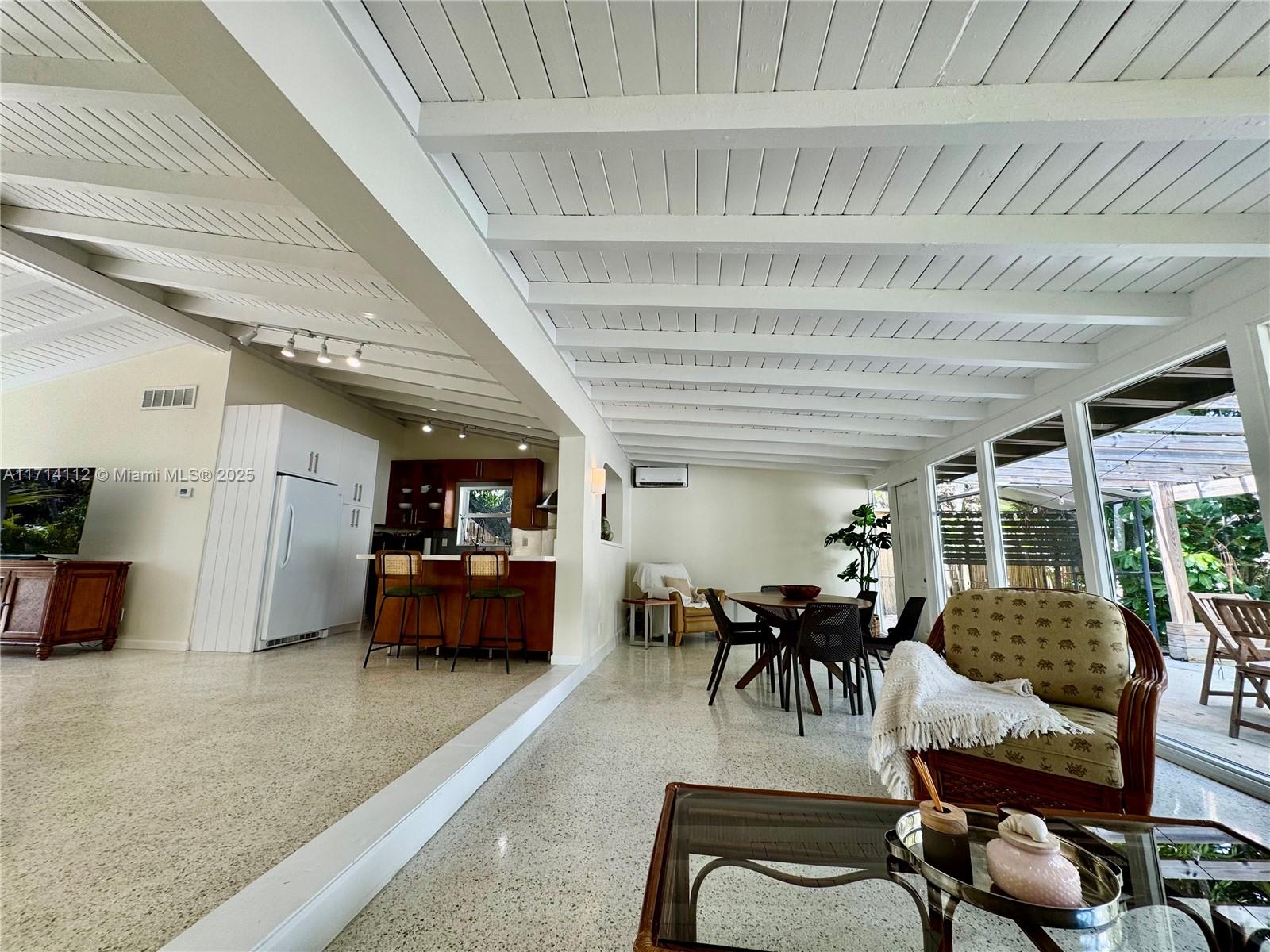 GILL ISLES - Residential