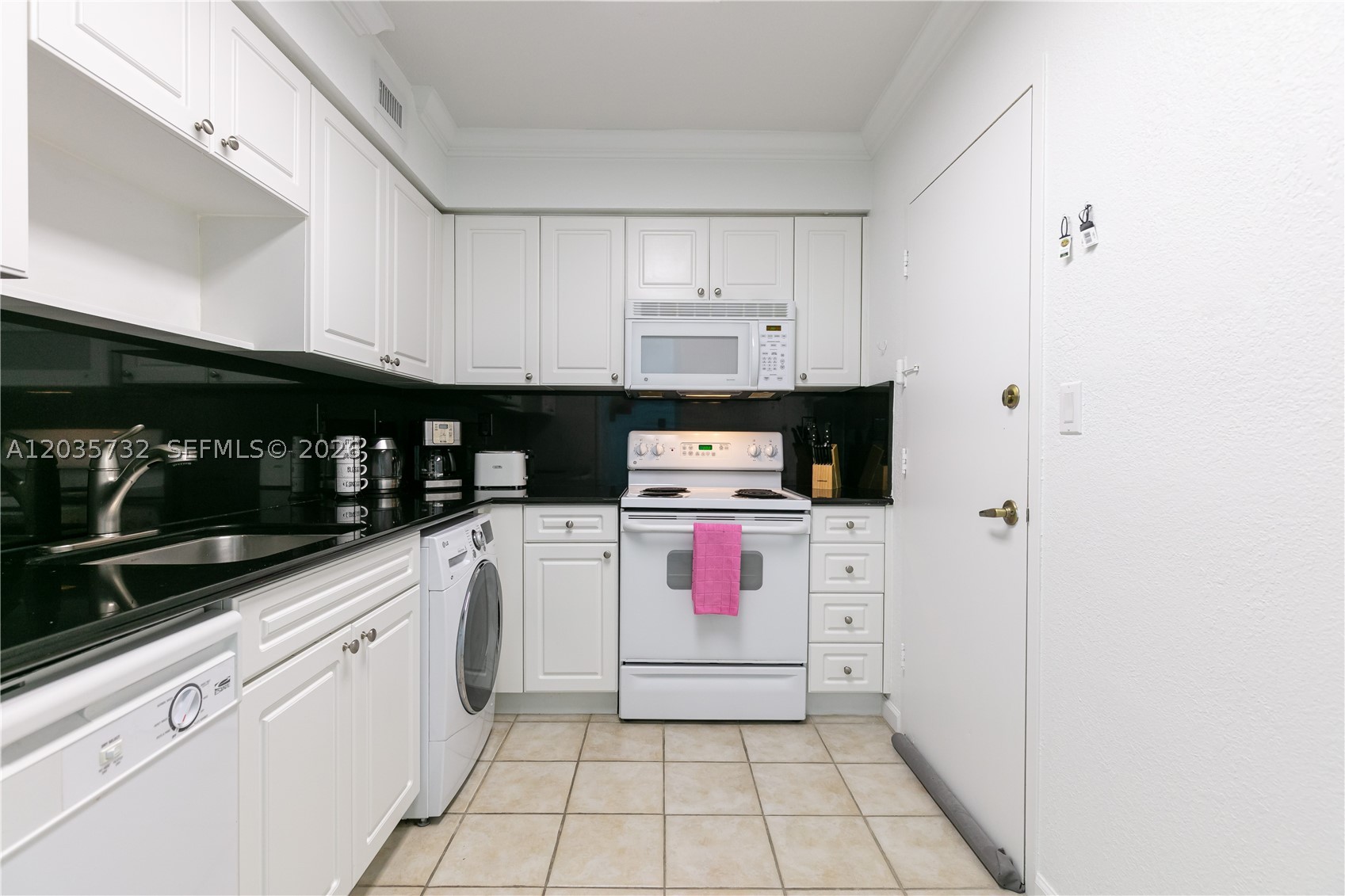 WAVE CONDO - Residential Lease