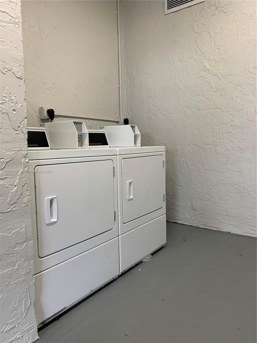 LAWRENCE ESTATE LAND CO - Residential Lease