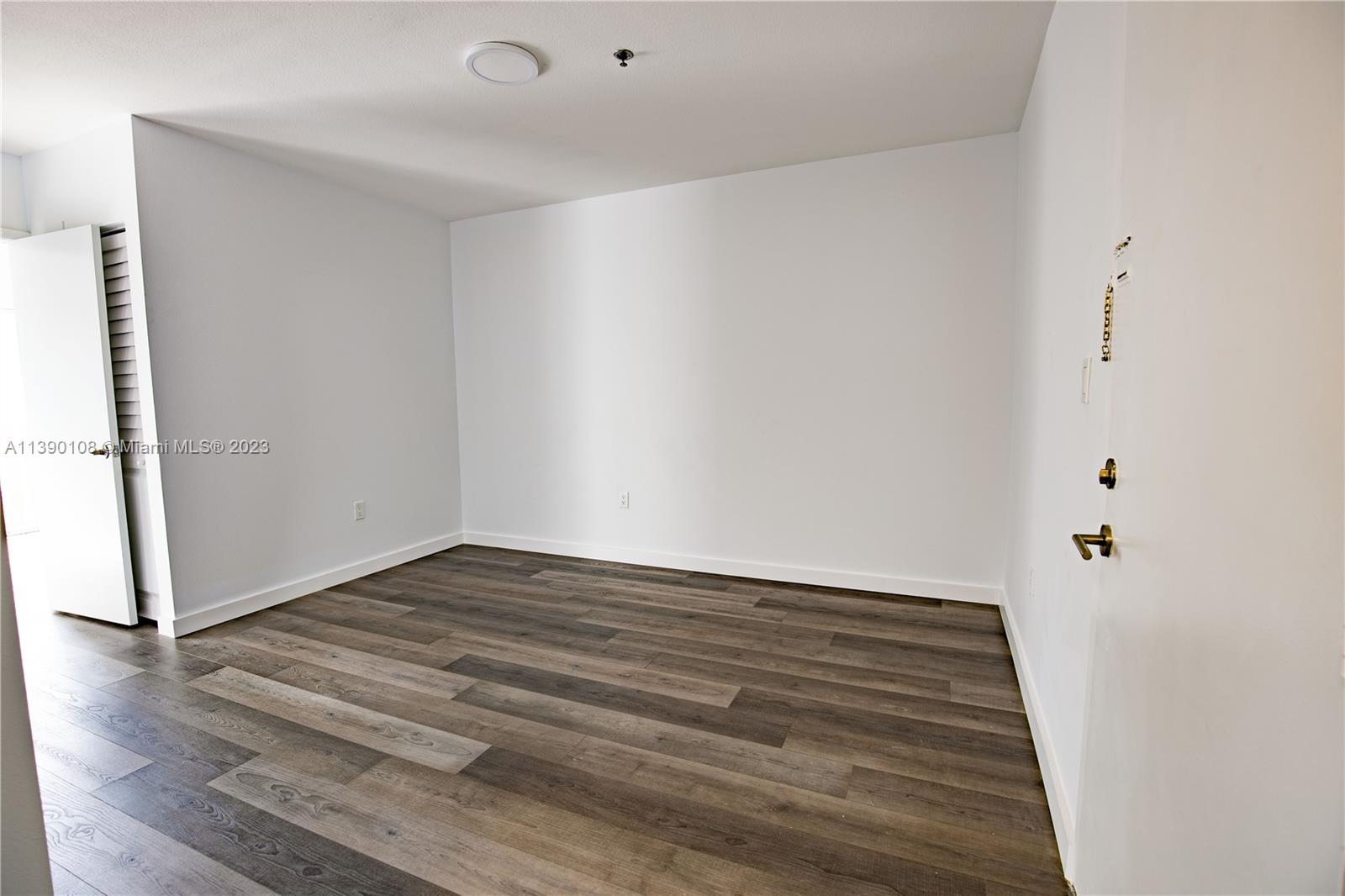 LAWRENCE ESTATE LAND CO - Residential Lease