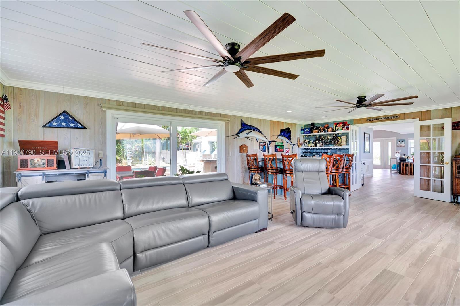 RESUBDIVISION OF 9/10-37- - Residential