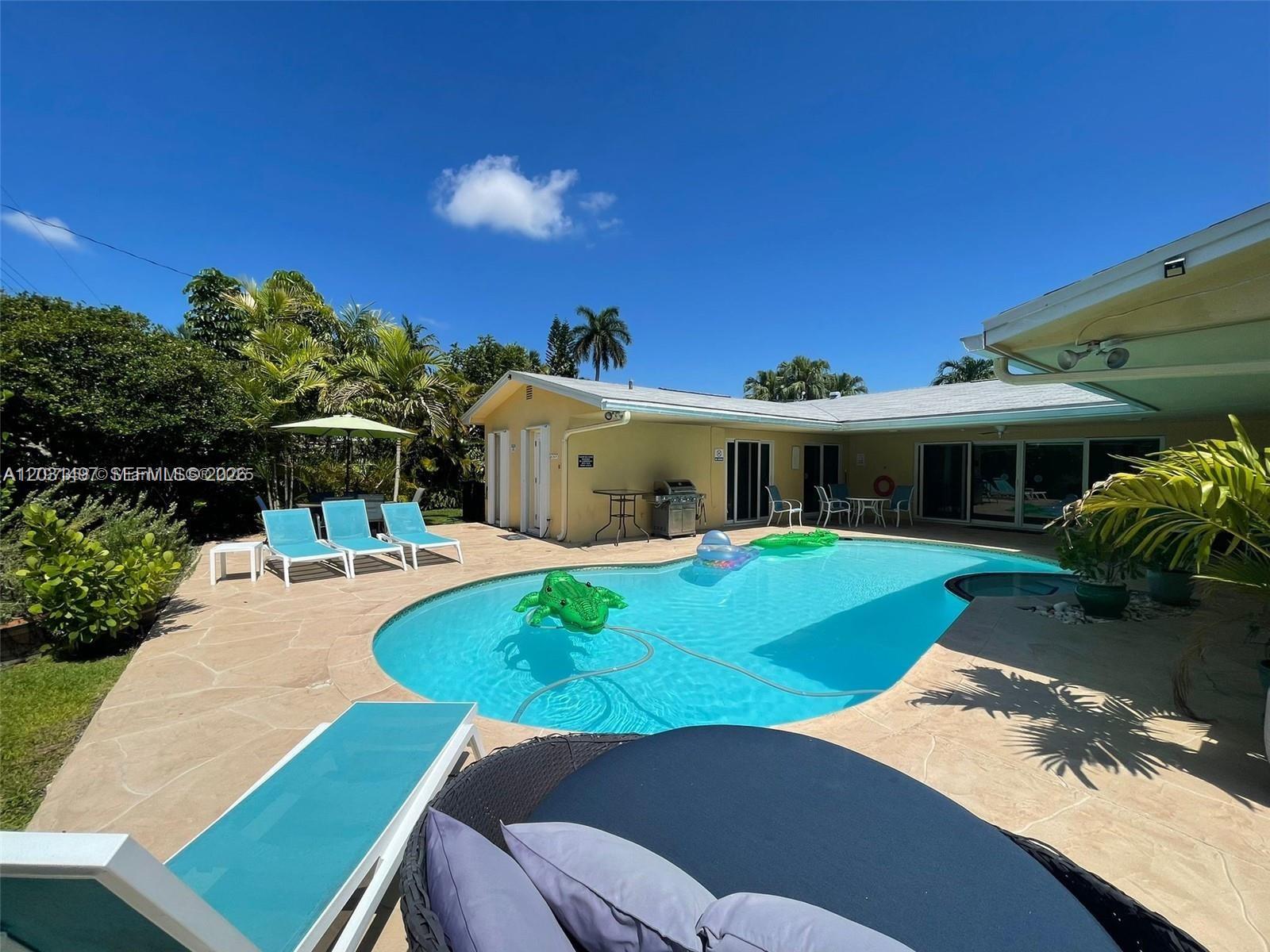 HOLLYWOOD HILLS - Residential Lease