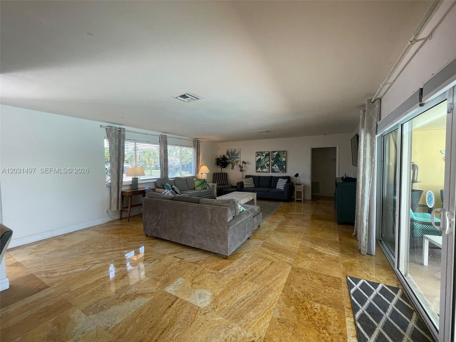 HOLLYWOOD HILLS - Residential Lease