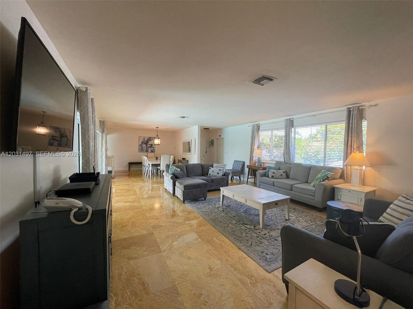 HOLLYWOOD HILLS - Residential Lease