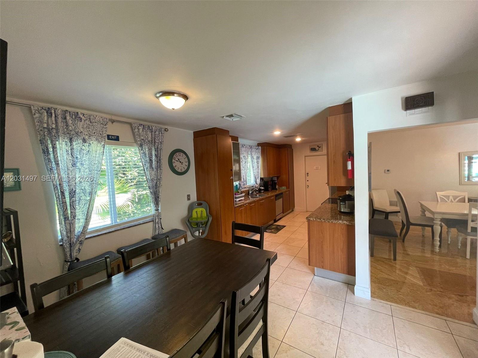 HOLLYWOOD HILLS - Residential Lease