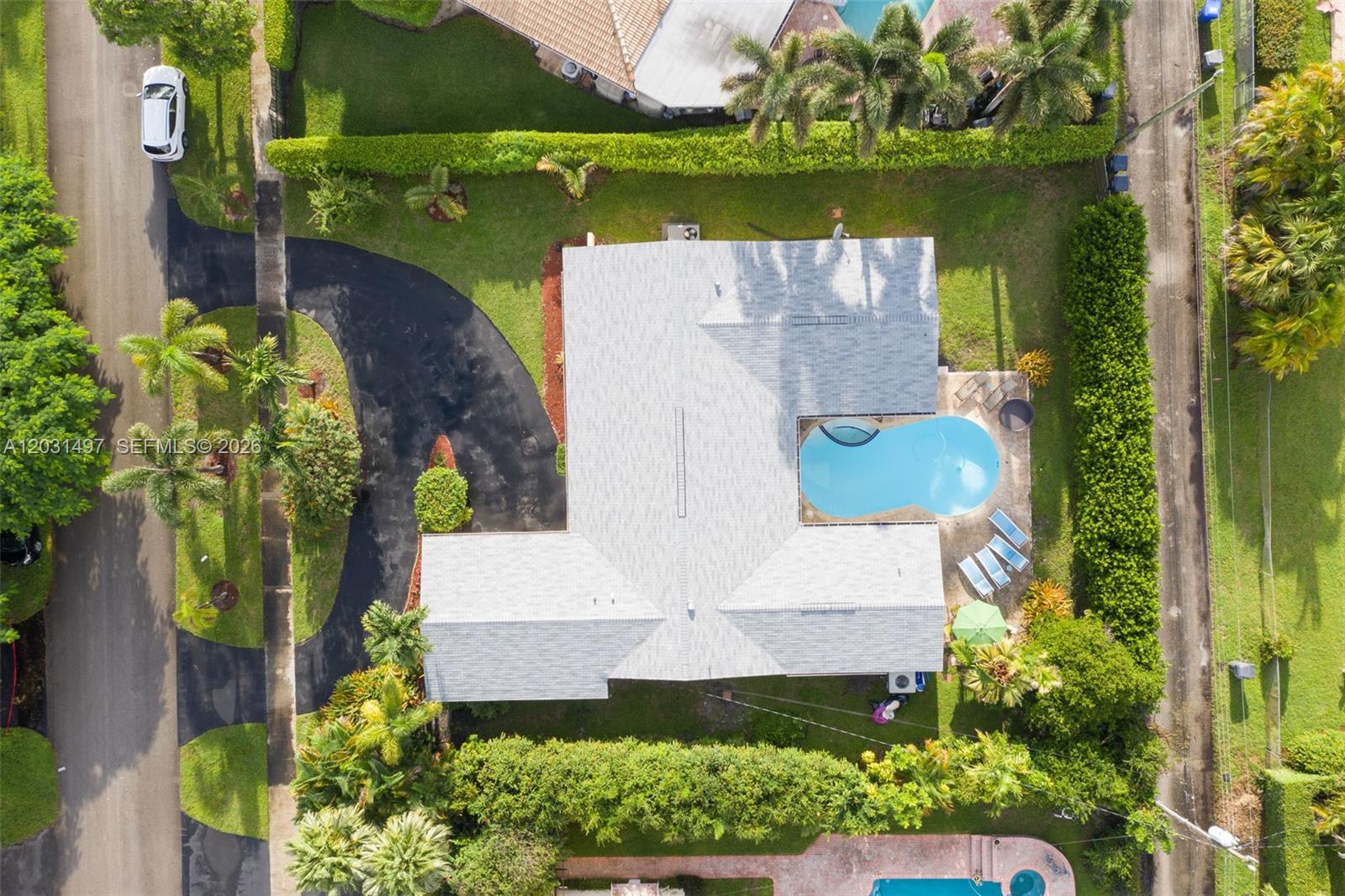 HOLLYWOOD HILLS - Residential Lease