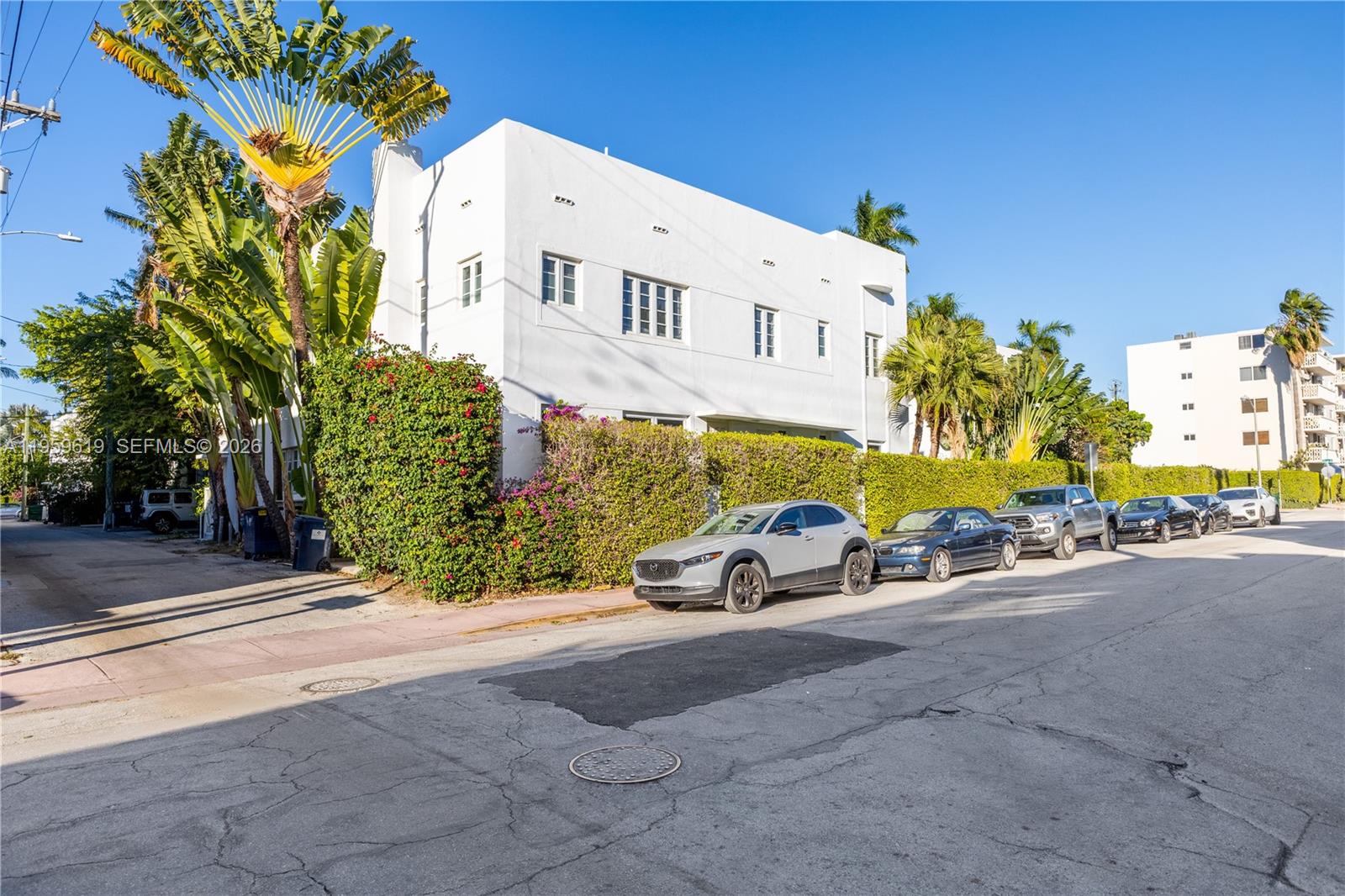 BEACHWAY CONDO - Residential
