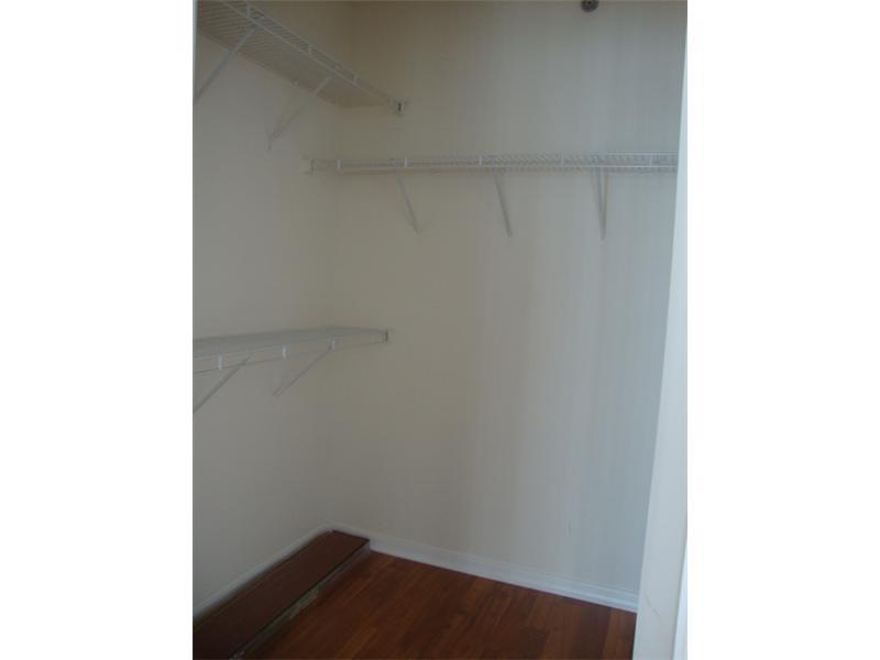 DA VINCI ON DOUGLAS A CON - Residential Lease