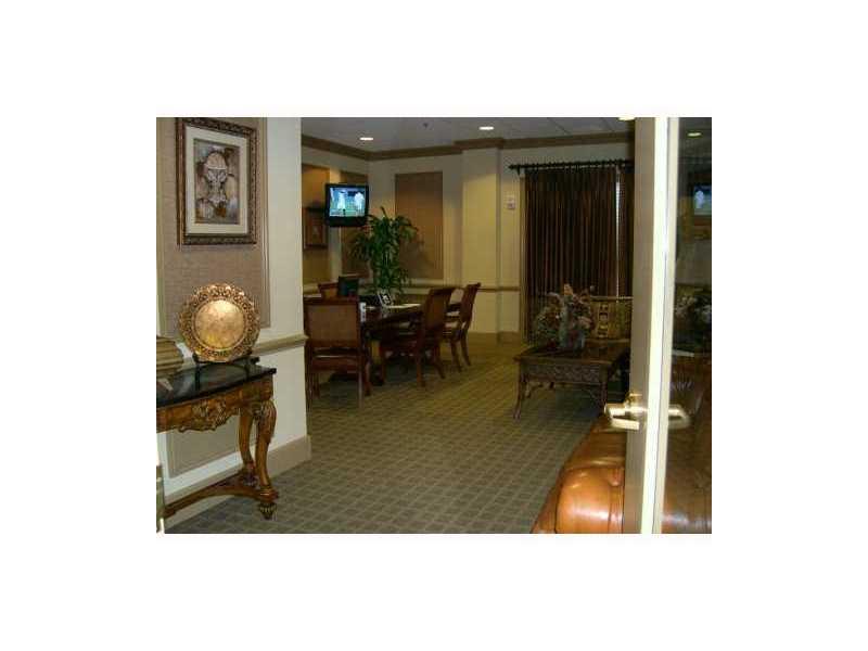 DA VINCI ON DOUGLAS A CON - Residential Lease