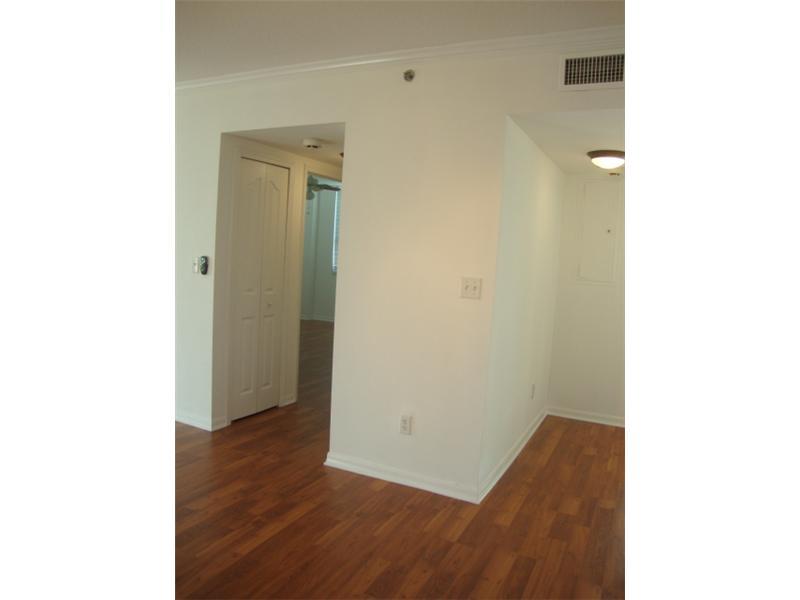 DA VINCI ON DOUGLAS A CON - Residential Lease