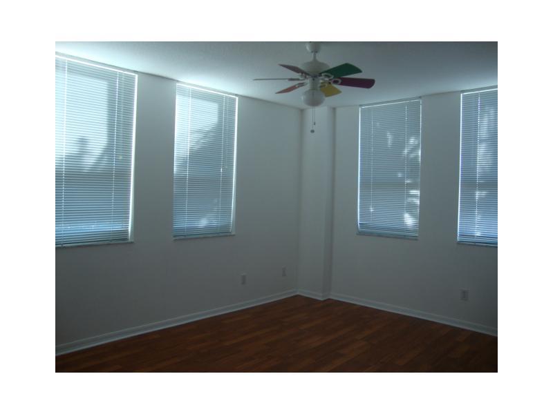 DA VINCI ON DOUGLAS A CON - Residential Lease