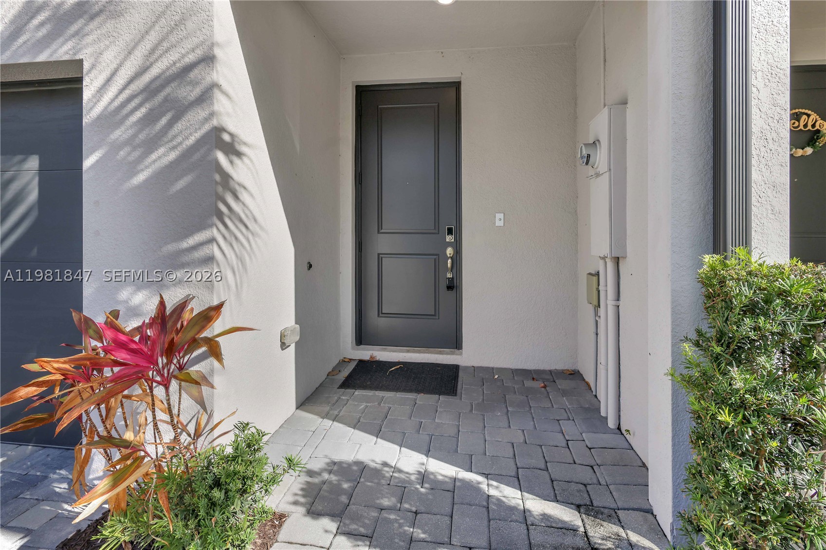 ENCLAVE AT MANGONIA PARK - Residential