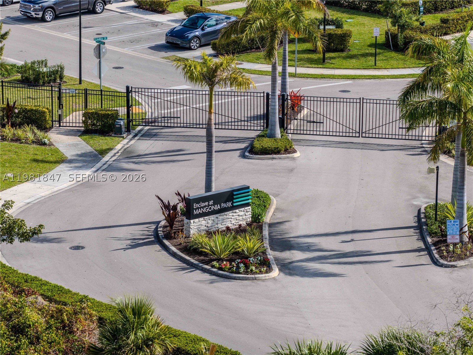 ENCLAVE AT MANGONIA PARK - Residential