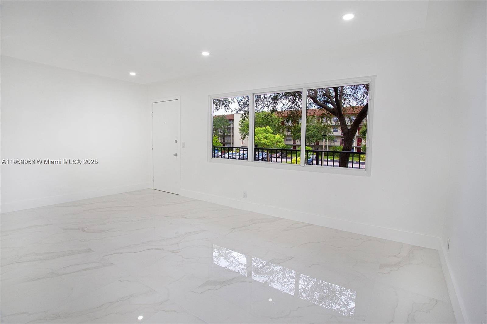 KINGSLEY AT CENTURY VILLA - Residential