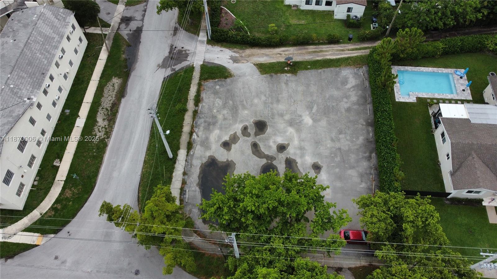 Location, location, location! This sought-after 9,700 SF corner lot near downtown Miami Springs offers unbeatable access to city amenities — just steps from the tennis center, library, top restaurants, facing the canal and more. Fully paved and construction-ready, Approved architectural plans for a stunning 3,300 SF residence, 4 spacious bedrooms, 4 modern bathrooms, 2-car garage, expansive terrace, and private pool
Whether you're looking to build your dream home or invest in a high-demand neighborhood, this property delivers the perfect blend of lifestyle and convenience.
