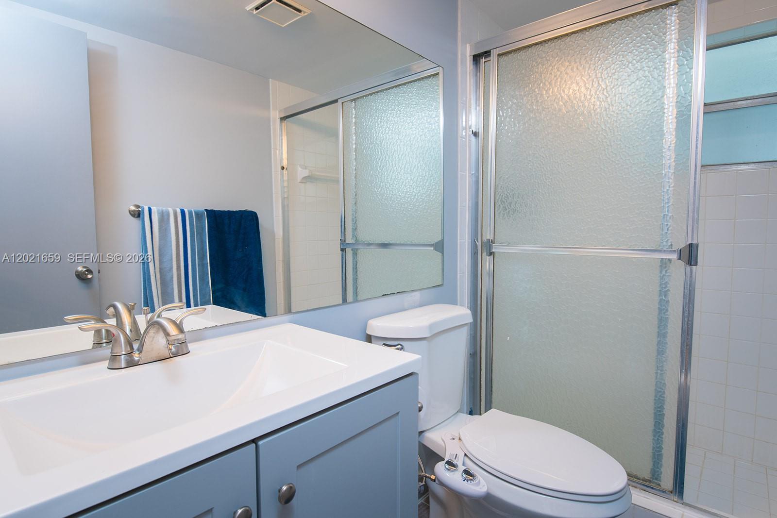 HILLCREST COUNTRY CLUB AP - Residential