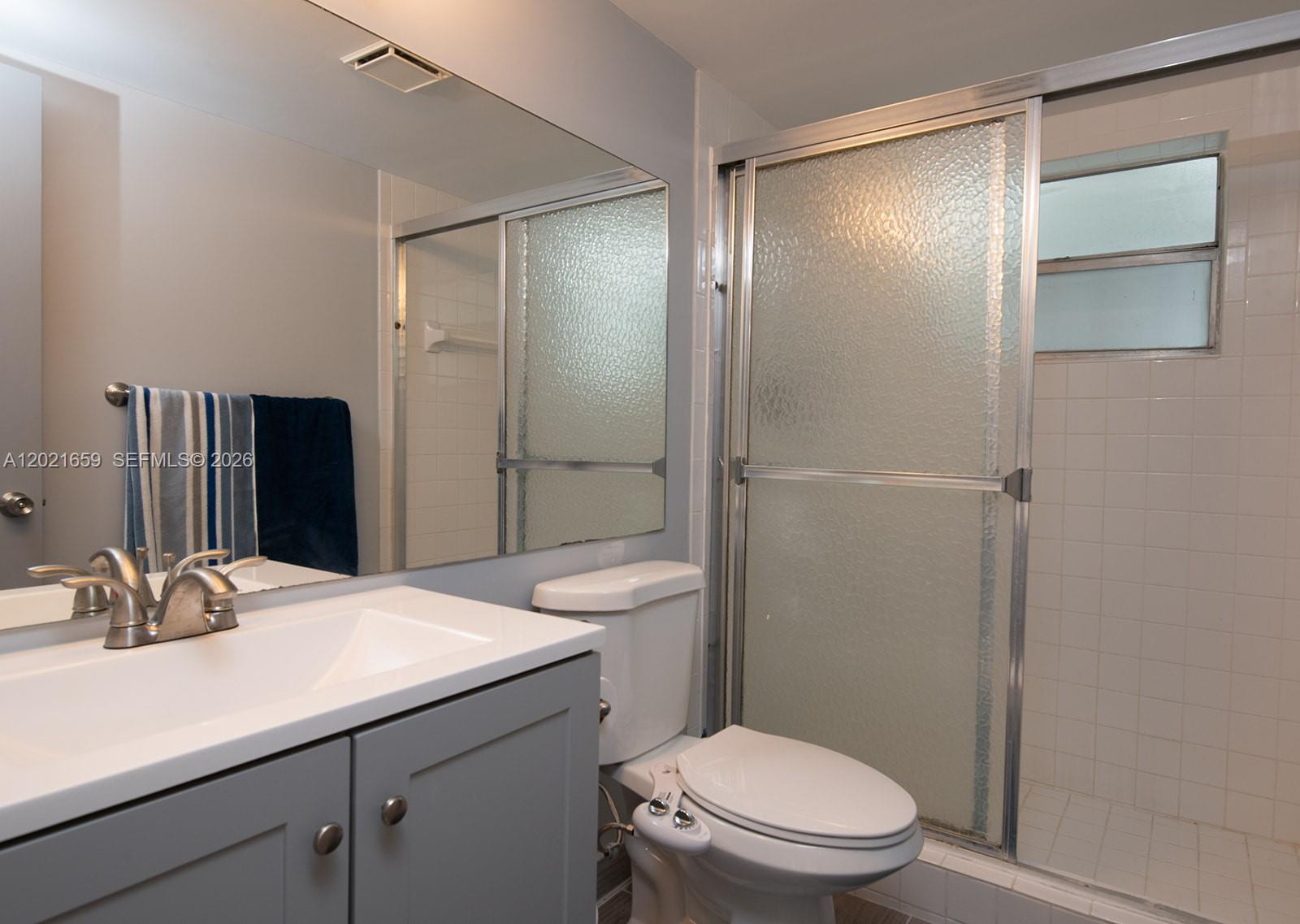 HILLCREST COUNTRY CLUB AP - Residential