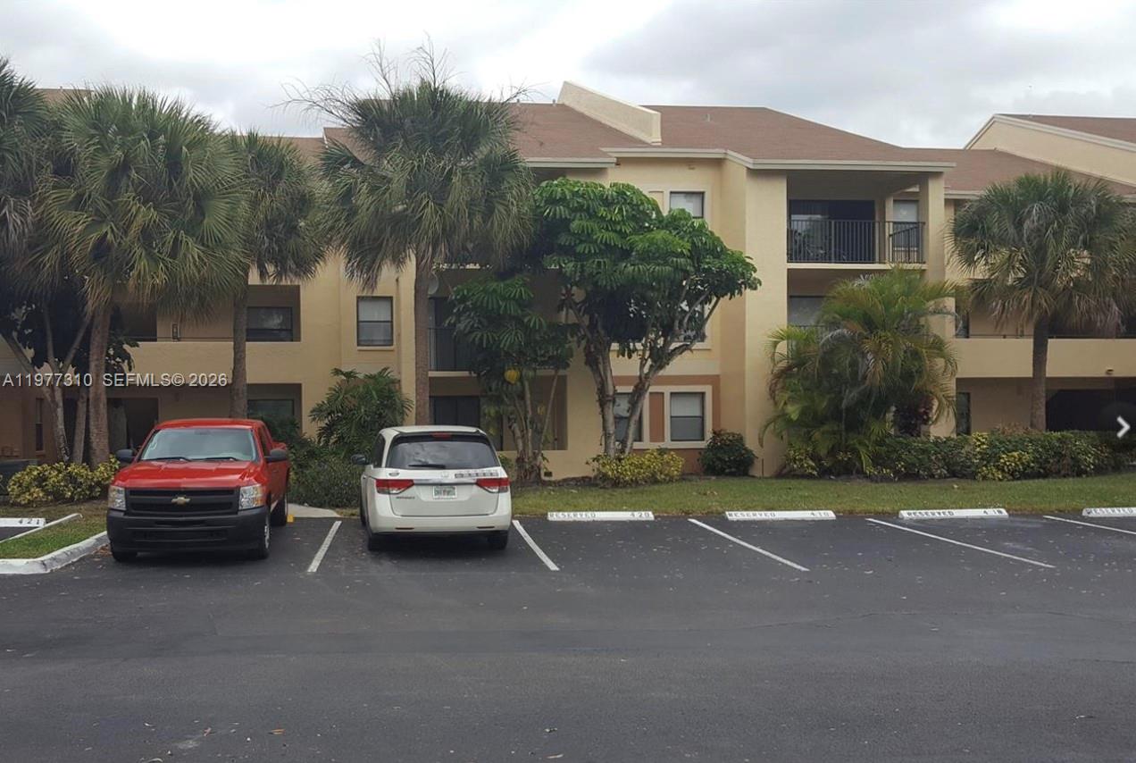 Beautiful and well-maintained condo located in the desirable Summerbreeze community in Sunrise. This spacious unit offers comfortable living with abundant natural light, an open layout, and a private balcony perfect for relaxing. Enjoy a functional kitchen with ample cabinetry and generous living and dining areas. The community features great amenities and a convenient location close to shopping, dining, parks, and major highways. Ideal for homeowners or investors looking for a property in a prime location in Sunrise.