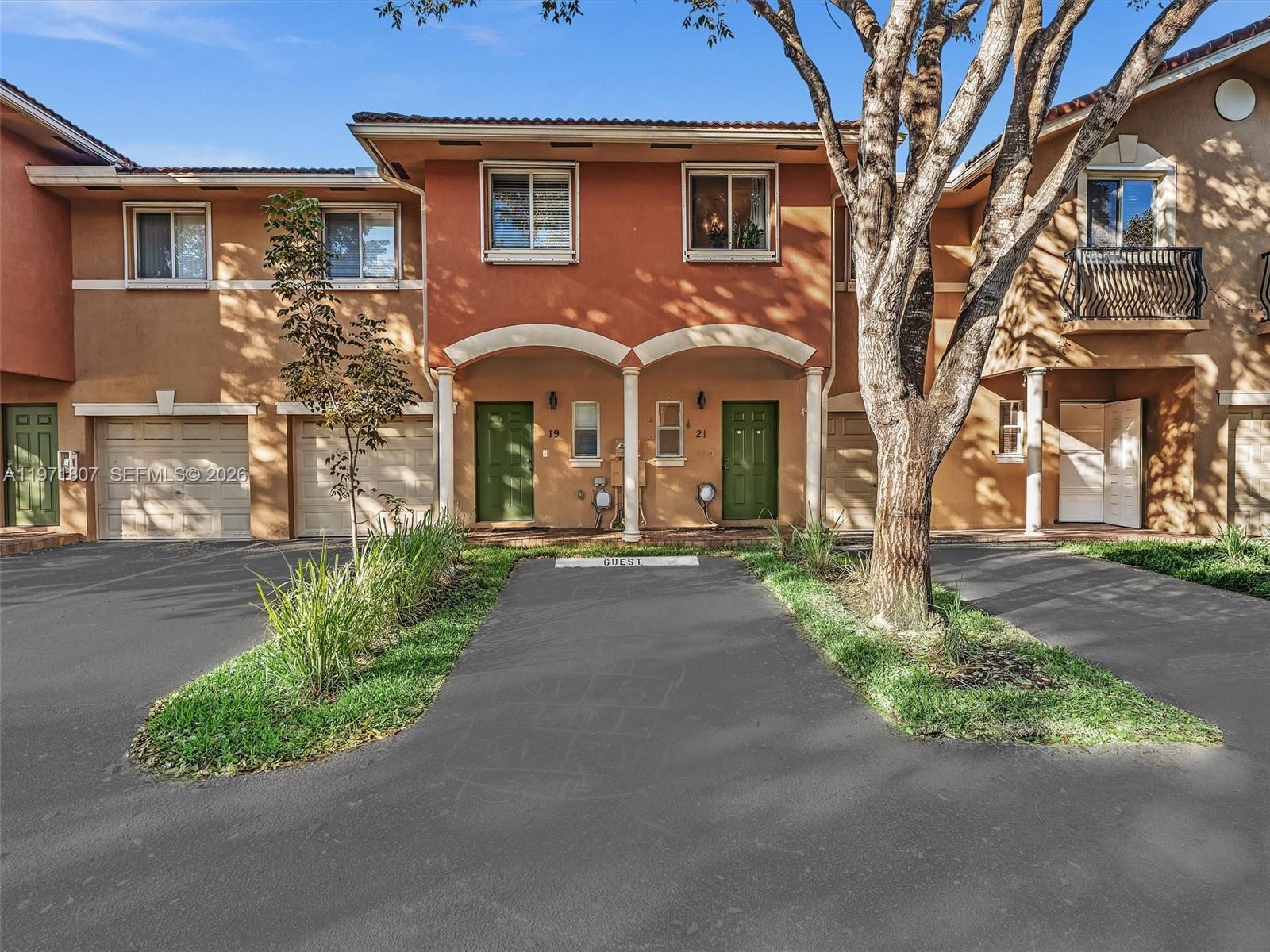 Beautiful 3BR/2BA townhouse featuring a bright, open floor plan with spacious living and dining areas. Upstairs offers generously sized bedrooms, including a private primary suite. Enjoy a 1-car garage and a cute fenced backyard—perfect for relaxing or pets. Conveniently located close to the beach, restaurants, and major roads