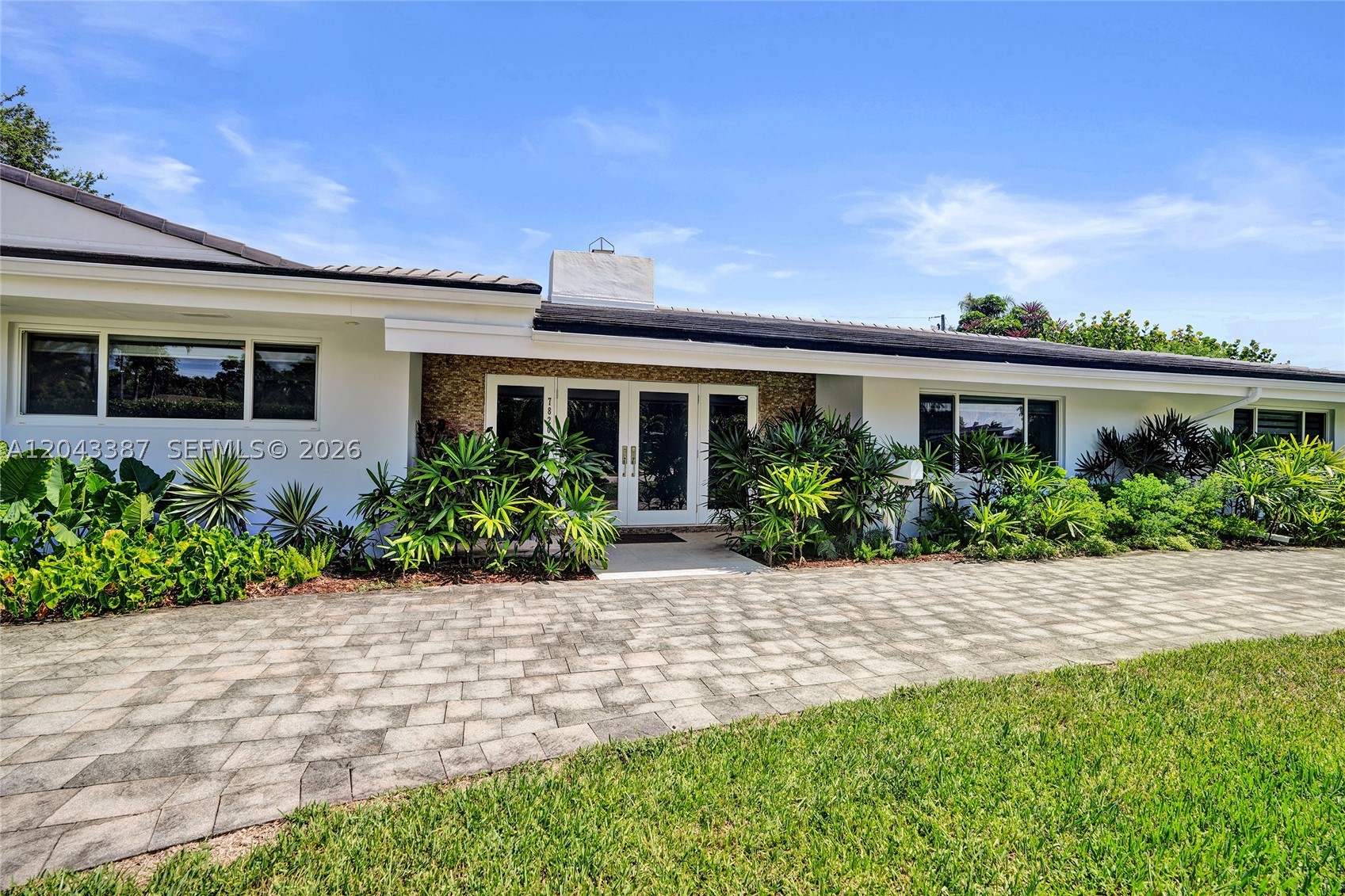 VILLAGE GROVE - Residential