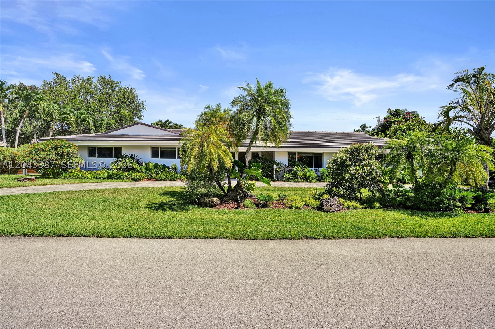 VILLAGE GROVE - Residential