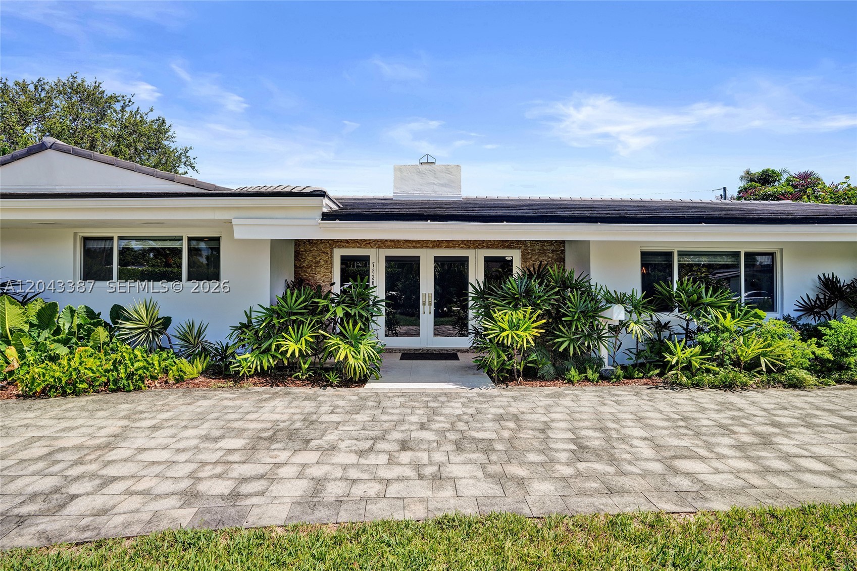 VILLAGE GROVE - Residential