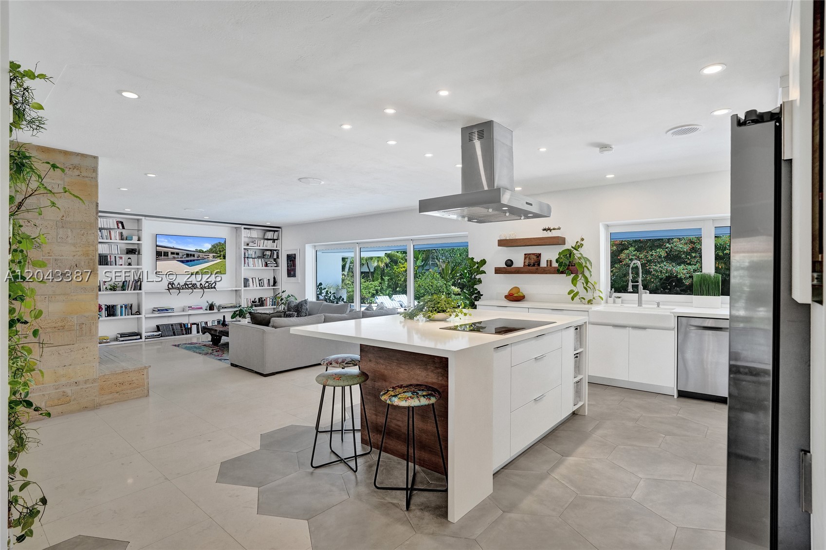 VILLAGE GROVE - Residential