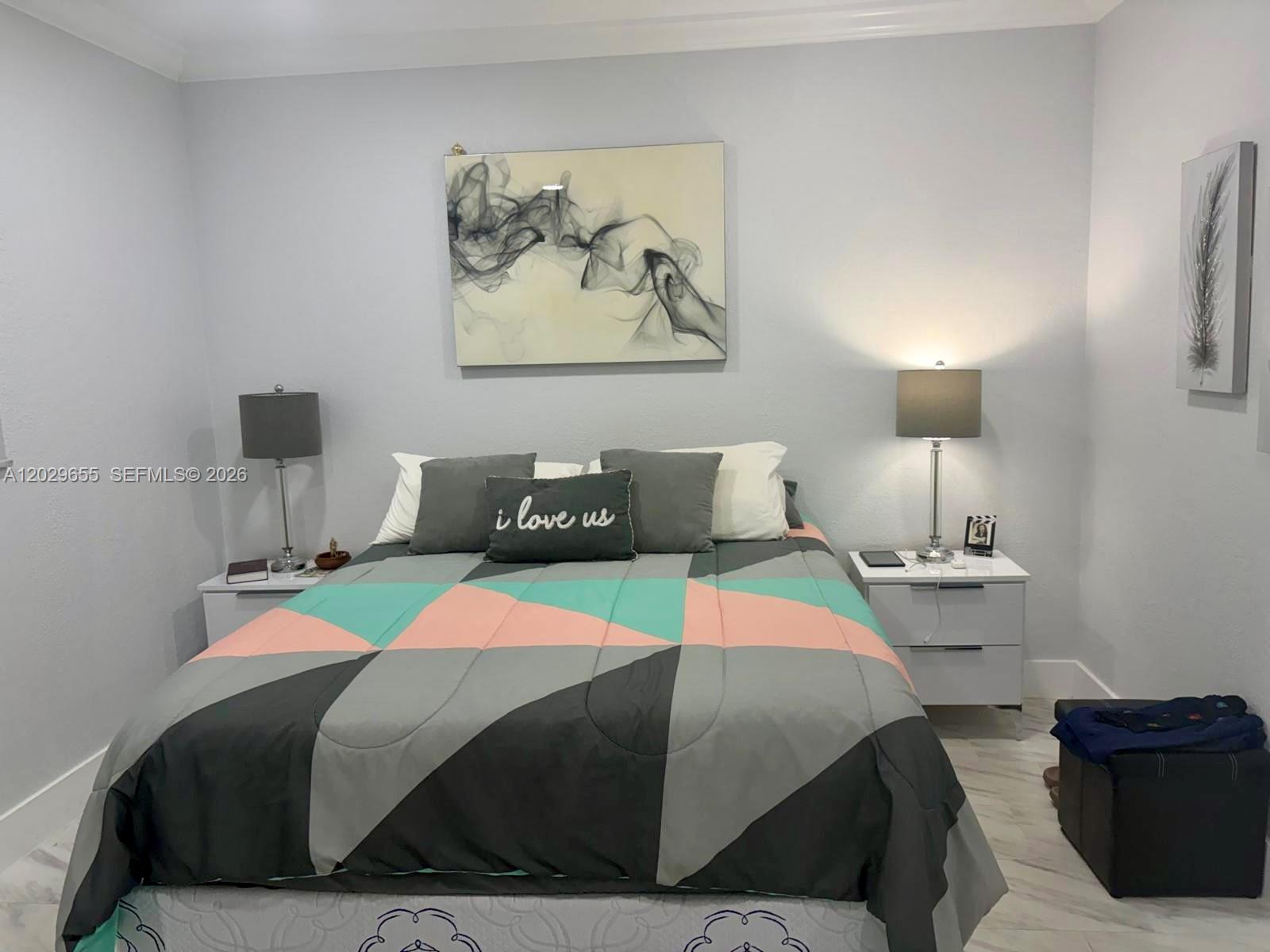 HILLCREST NO.5 CONDO - Residential