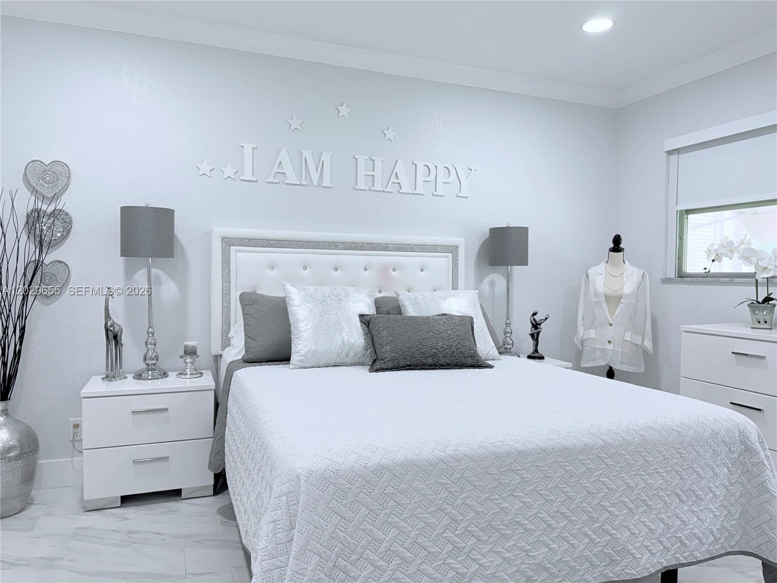HILLCREST NO.5 CONDO - Residential