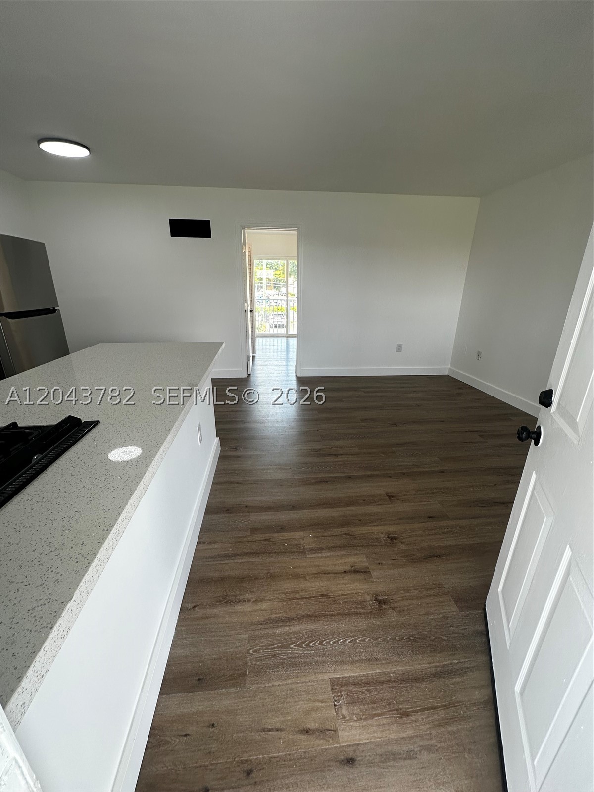 Newly renovated 1/1 centrally located in Hialeah. Unit has new floors, kitchen, bathroom, baseboards, and AC.
It also has impact windows throughout and freshly painted. Comes with one assigned parking space. Easy to show.