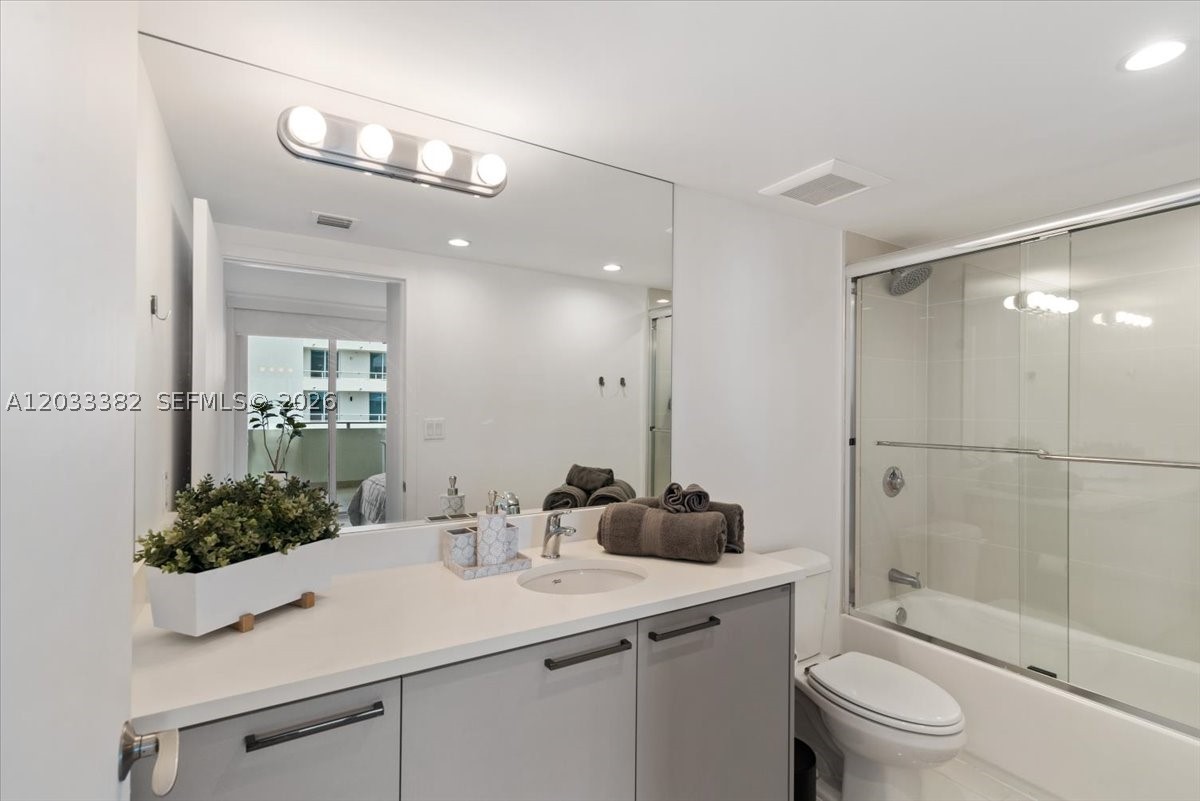 ONE BAY HARBOR CONDO - Residential