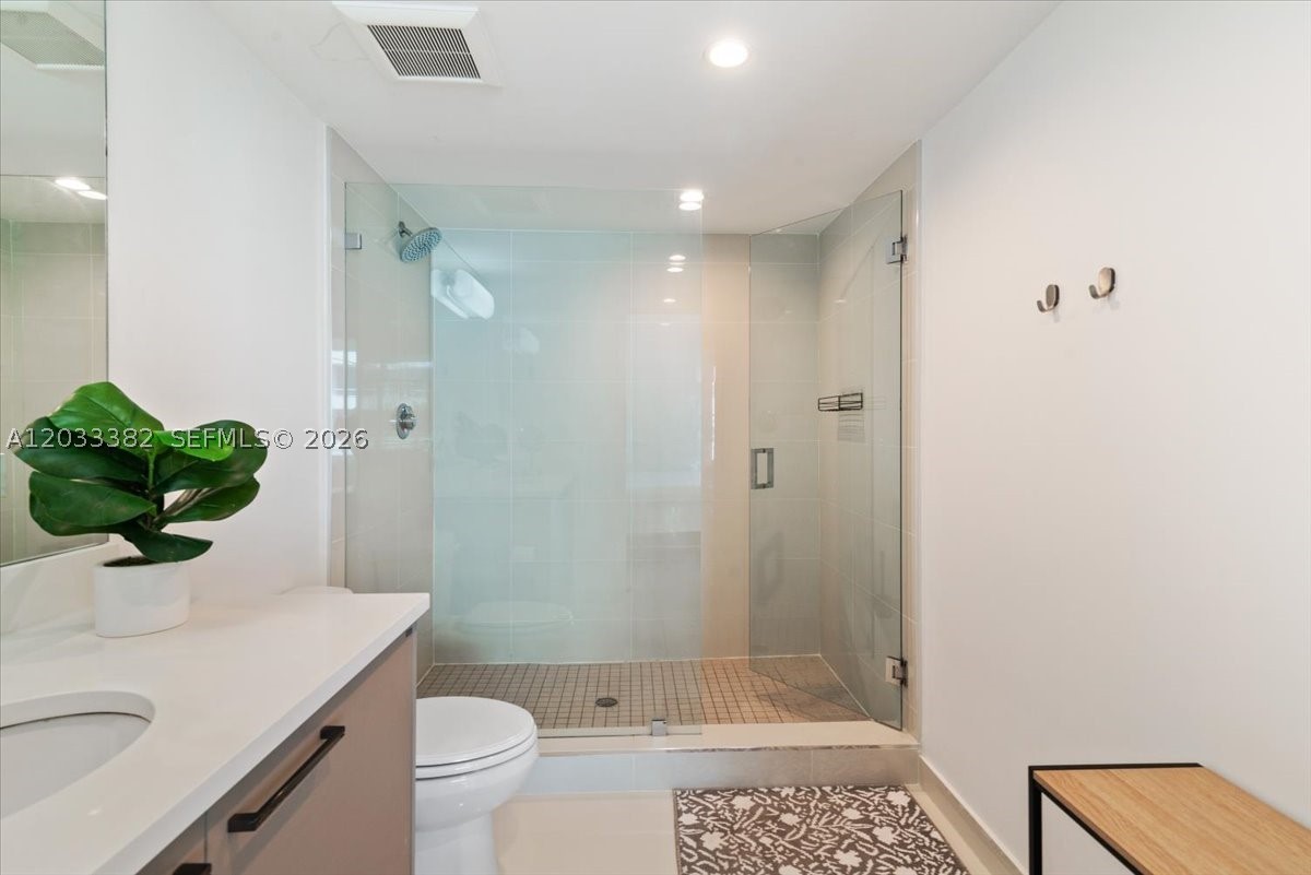 ONE BAY HARBOR CONDO - Residential