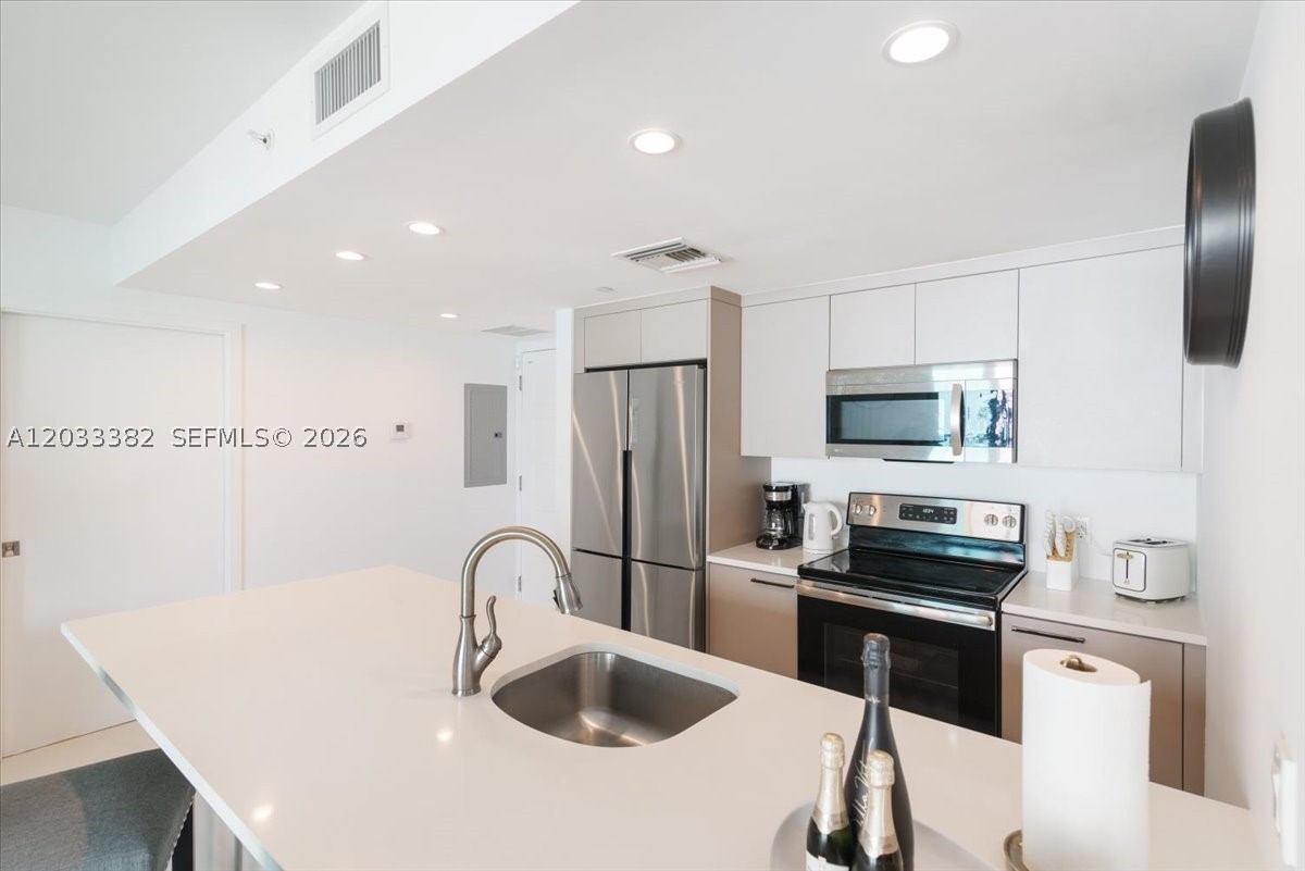 ONE BAY HARBOR CONDO - Residential