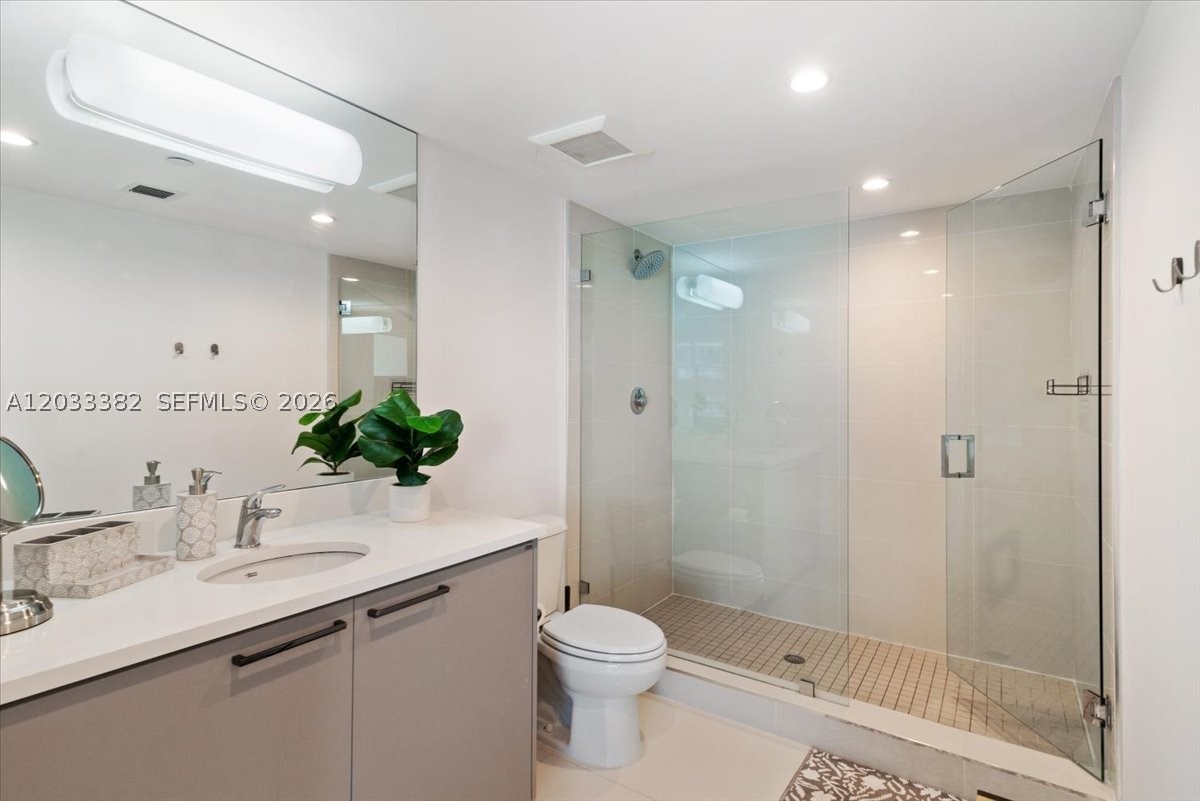 ONE BAY HARBOR CONDO - Residential