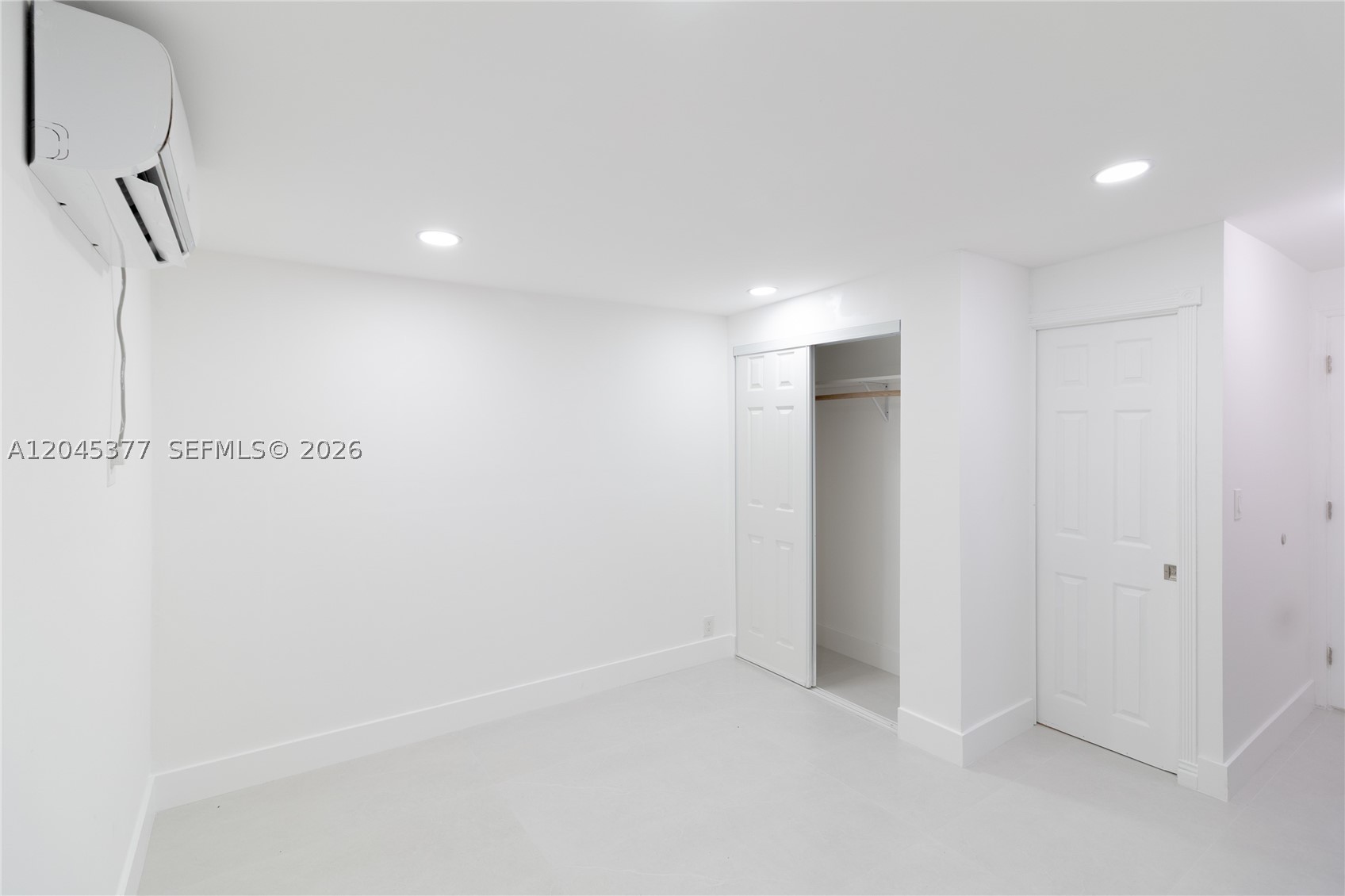 HOLLYWOOD BEACH GARDENS - Residential Lease