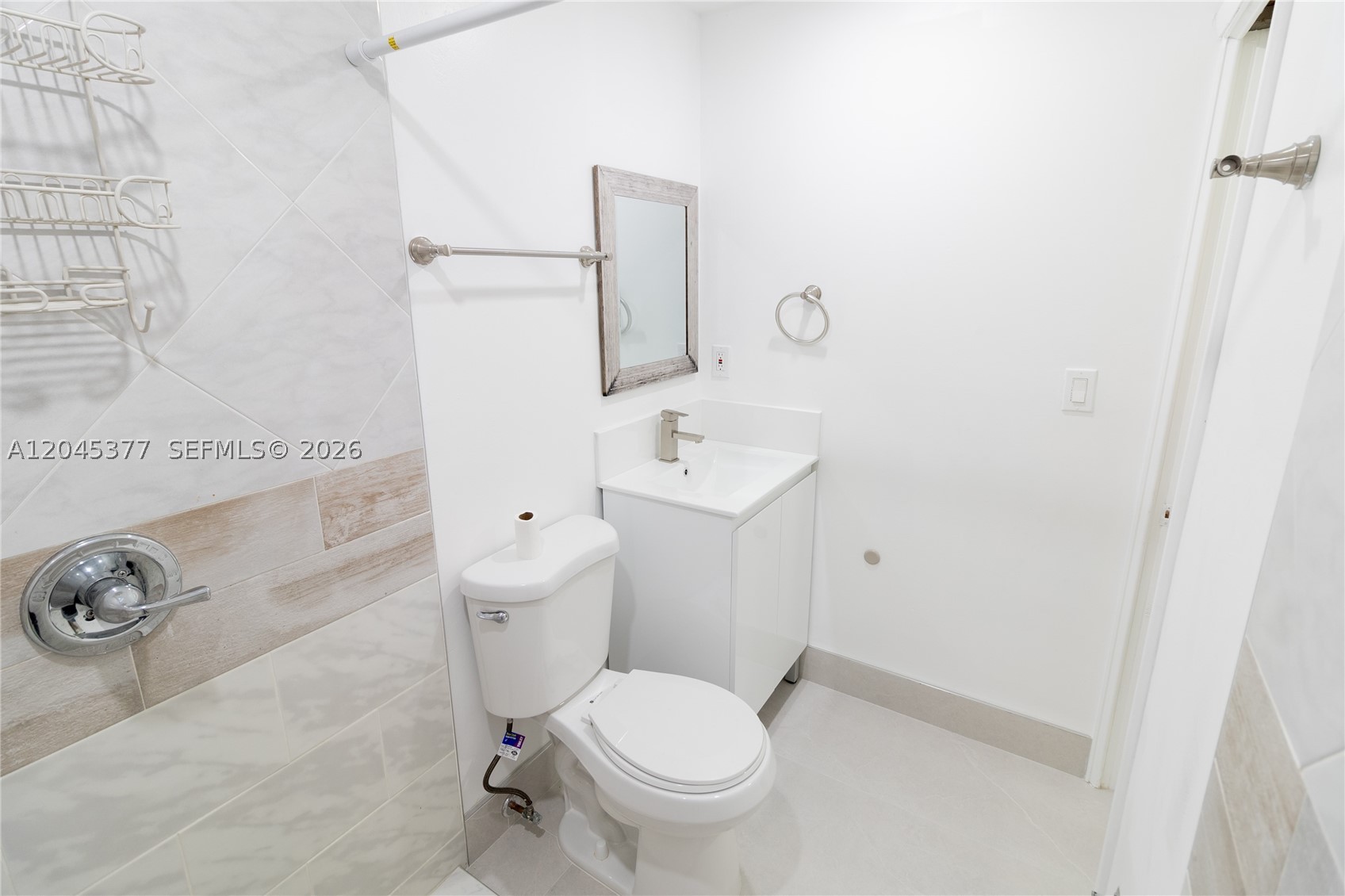 HOLLYWOOD BEACH GARDENS - Residential Lease