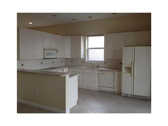 RIVIERA ISLES I 167-28 B - Residential Lease