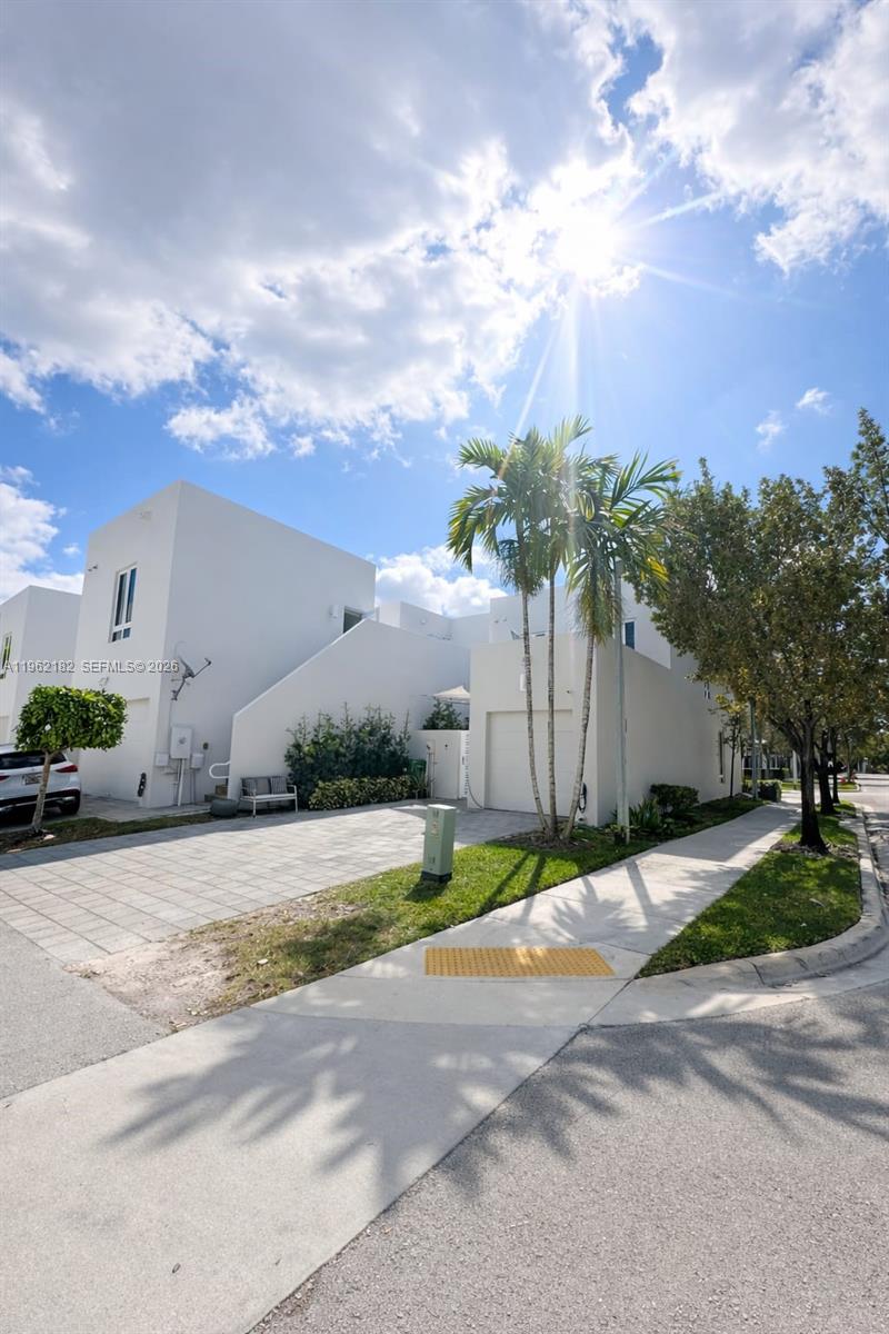 LANDMARK AT DORAL - Residential