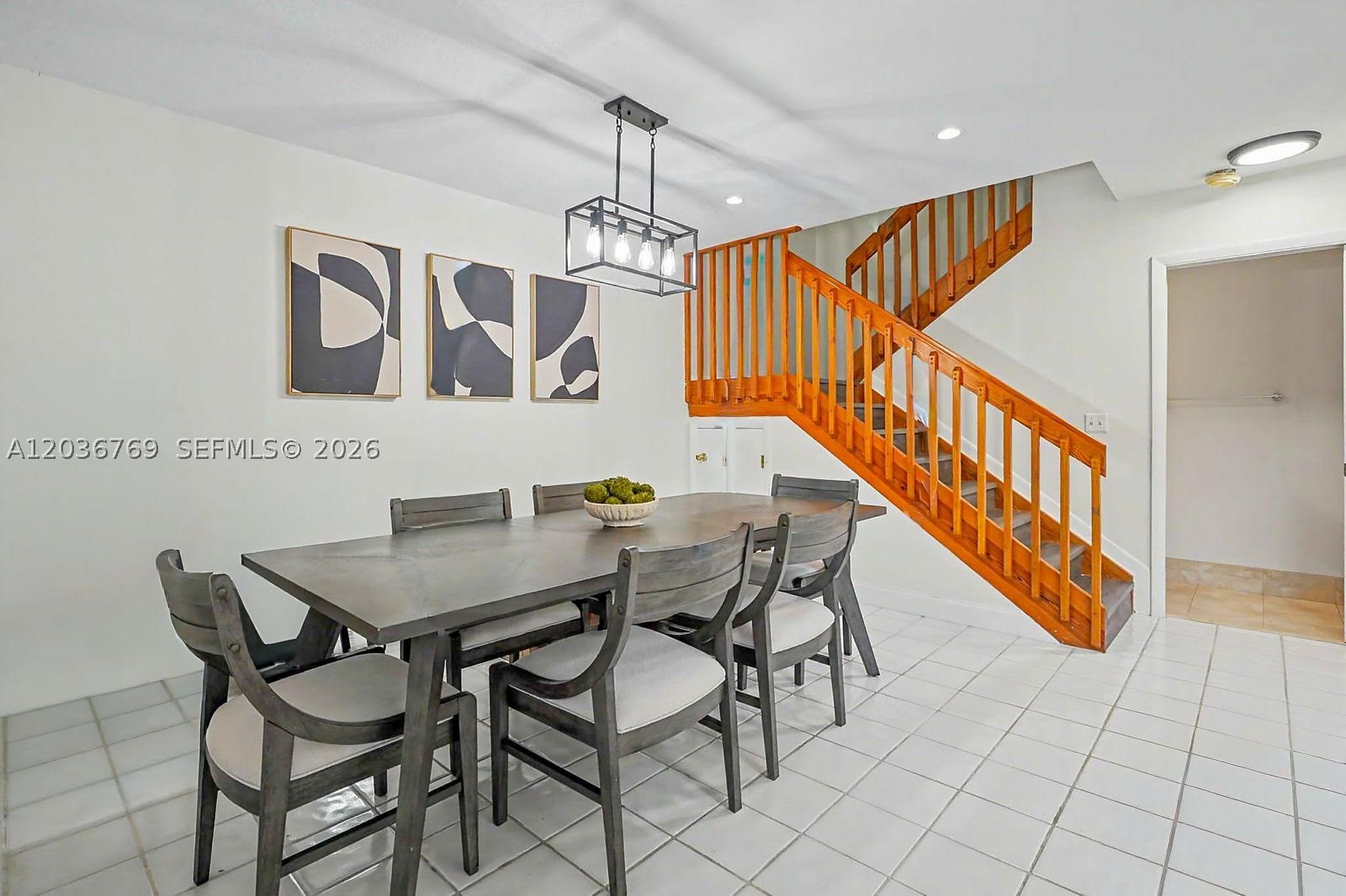 EMBASSY LAKES - Residential Lease