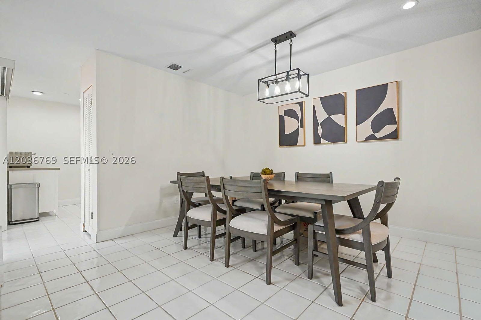 EMBASSY LAKES - Residential Lease